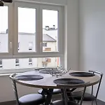 Apartament Dans Les Etoiles - 2 Bedroom With Free Parking Near To The Center