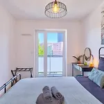 Apartament Dans Les Etoiles - 2 Bedroom With Free Parking Near To The Center