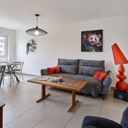 Apartmán Dans Les Etoiles - 2 Bedroom With Free Parking Near To The Center *