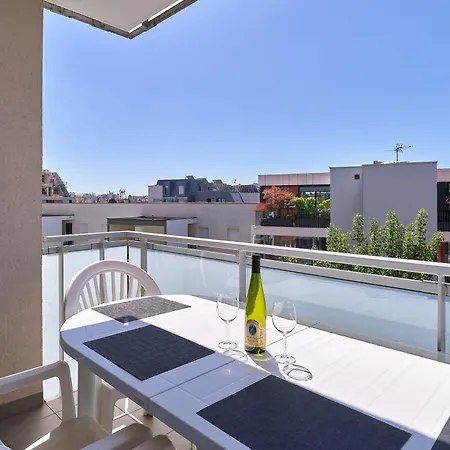 Apartmán Dans Les Etoiles - 2 Bedroom With Free Parking Near To The Center