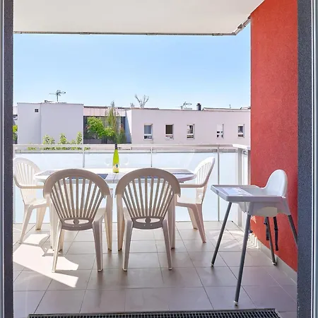 Dans Les Etoiles - 2 Bedroom With Free Parking Near To The Center * Štrasburk