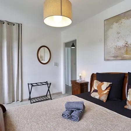 Apartmán Dans Les Etoiles - 2 Bedroom With Free Parking Near To The Center