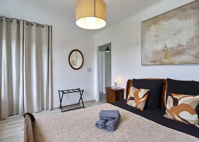 Διαμέρισμα Dans Les Etoiles - 2 Bedroom With Free Parking Near To The Center