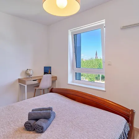 Dans Les Etoiles - 2 Bedroom With Free Parking Near To The Center * Straatsburg