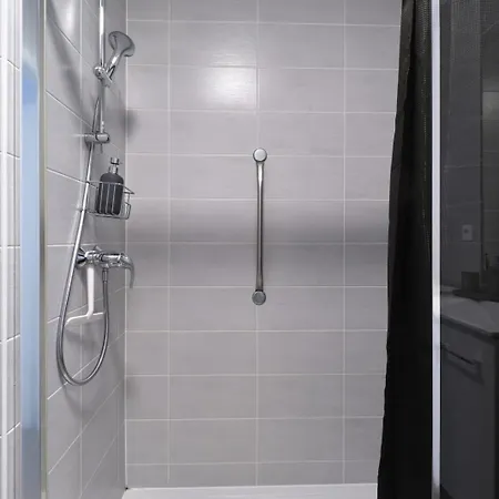 Dans Les Etoiles - 2 Bedroom With Free Parking Near To The Center Appartement